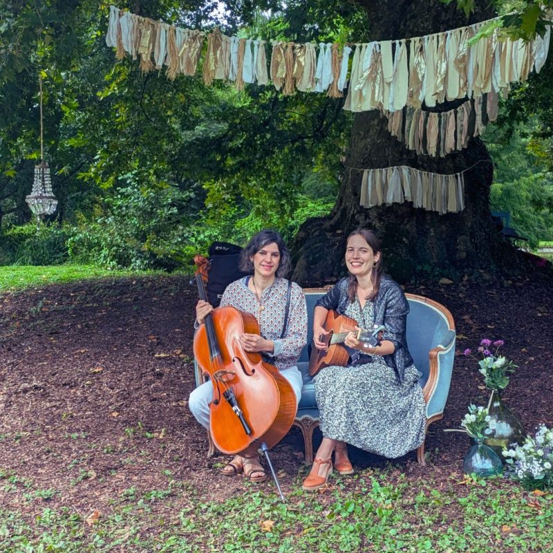 Pivoine - Chanteuse vin d'honneur, cérémonie laïque mariage, duo violoncelle et guitare.